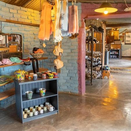 فندق Etosha Safari Camp, Etosha National Park, Namibia أوكاوكويجو المظهر الخارجي الصورة