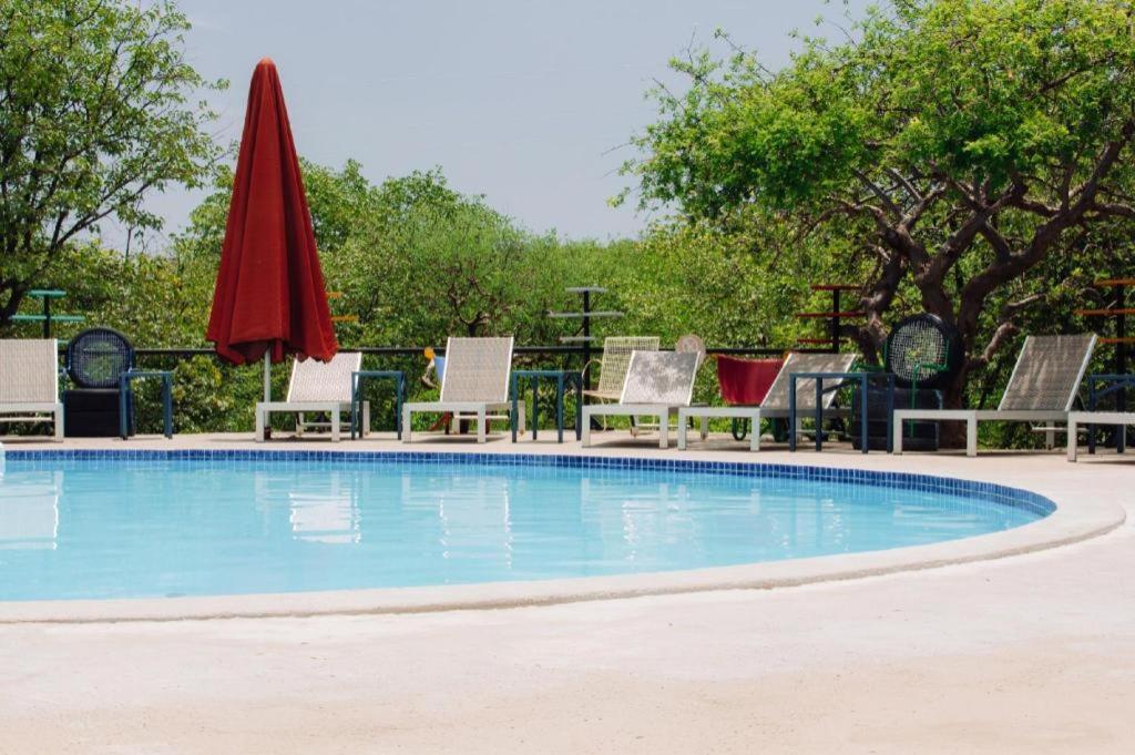 فندق Etosha Safari Camp, Etosha National Park, Namibia أوكاوكويجو المظهر الخارجي الصورة