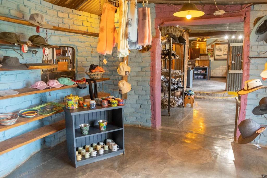 فندق Etosha Safari Camp, Etosha National Park, Namibia أوكاوكويجو المظهر الخارجي الصورة
